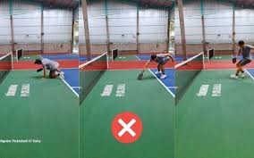 Có được đứng vào bếp trong Pickleball không